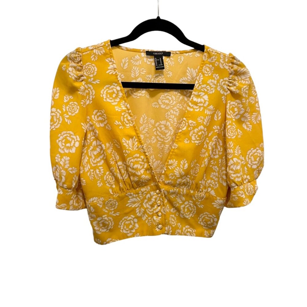 👗 2/$30 👗 Yellow with White Floral Pattern Crop Blouse with Flowy Sleeves sz M